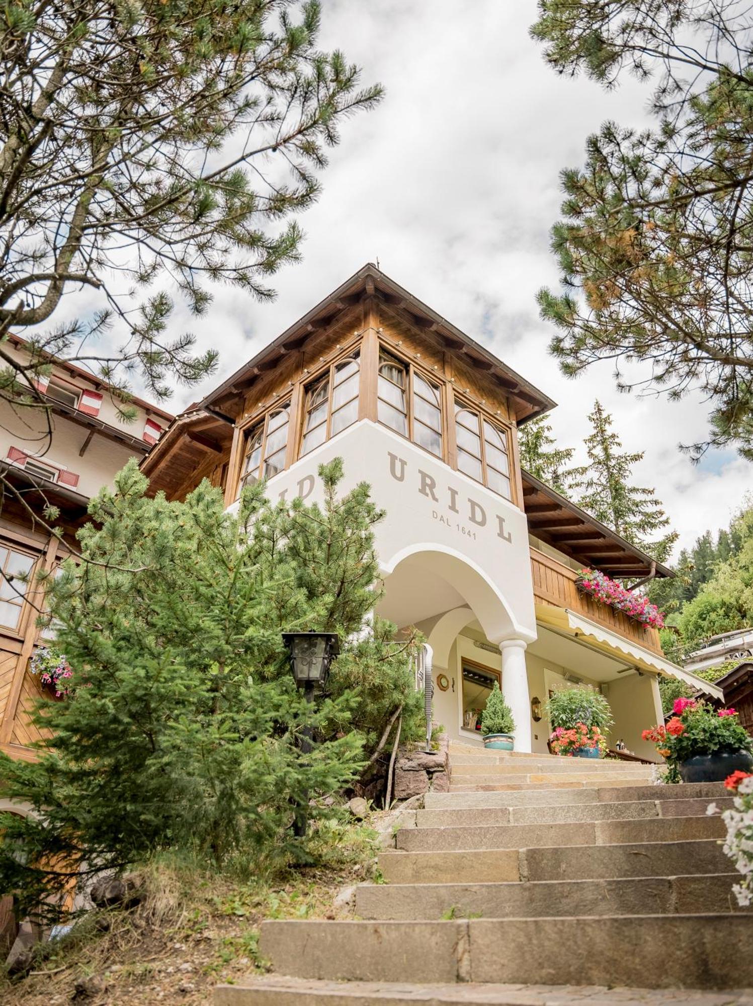 Charme Hotel Uridl Santa Cristina Val Gardena Екстериор снимка