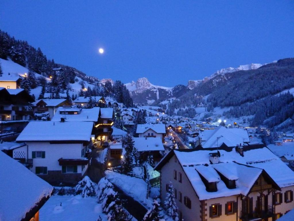 Charme Hotel Uridl Santa Cristina Val Gardena Стая снимка